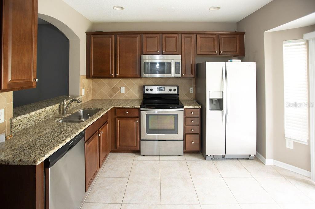 Image 40 of 50 For 15904 Stable Run Drive