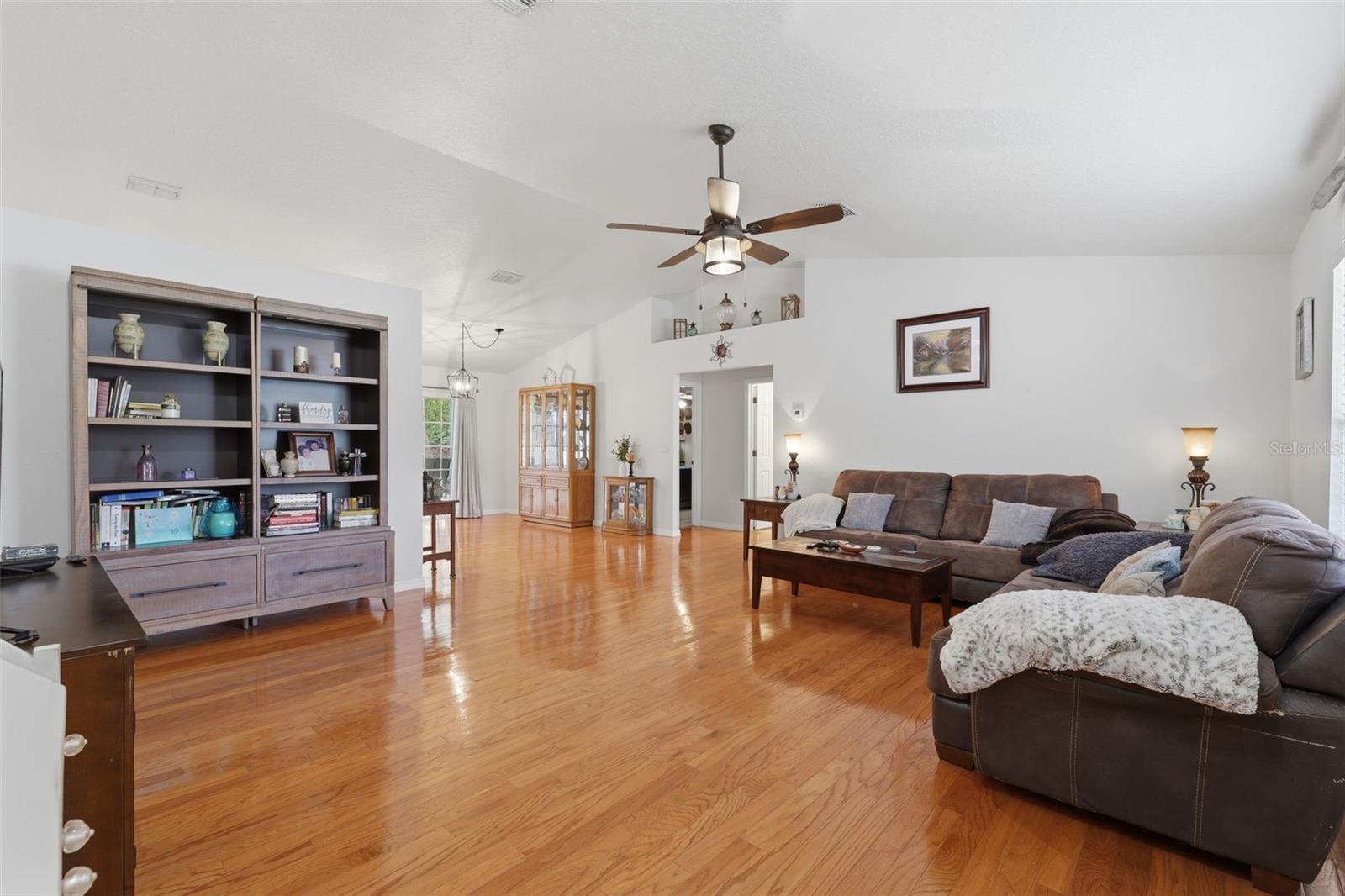 Image 4 of 47 For 10294 Dotted Wren Avenue