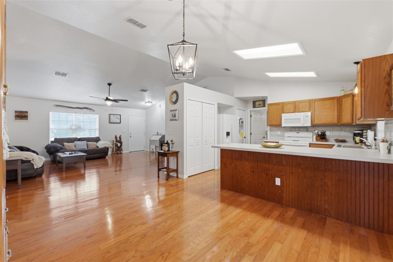 Image 6 of 47 For 10294 Dotted Wren Avenue