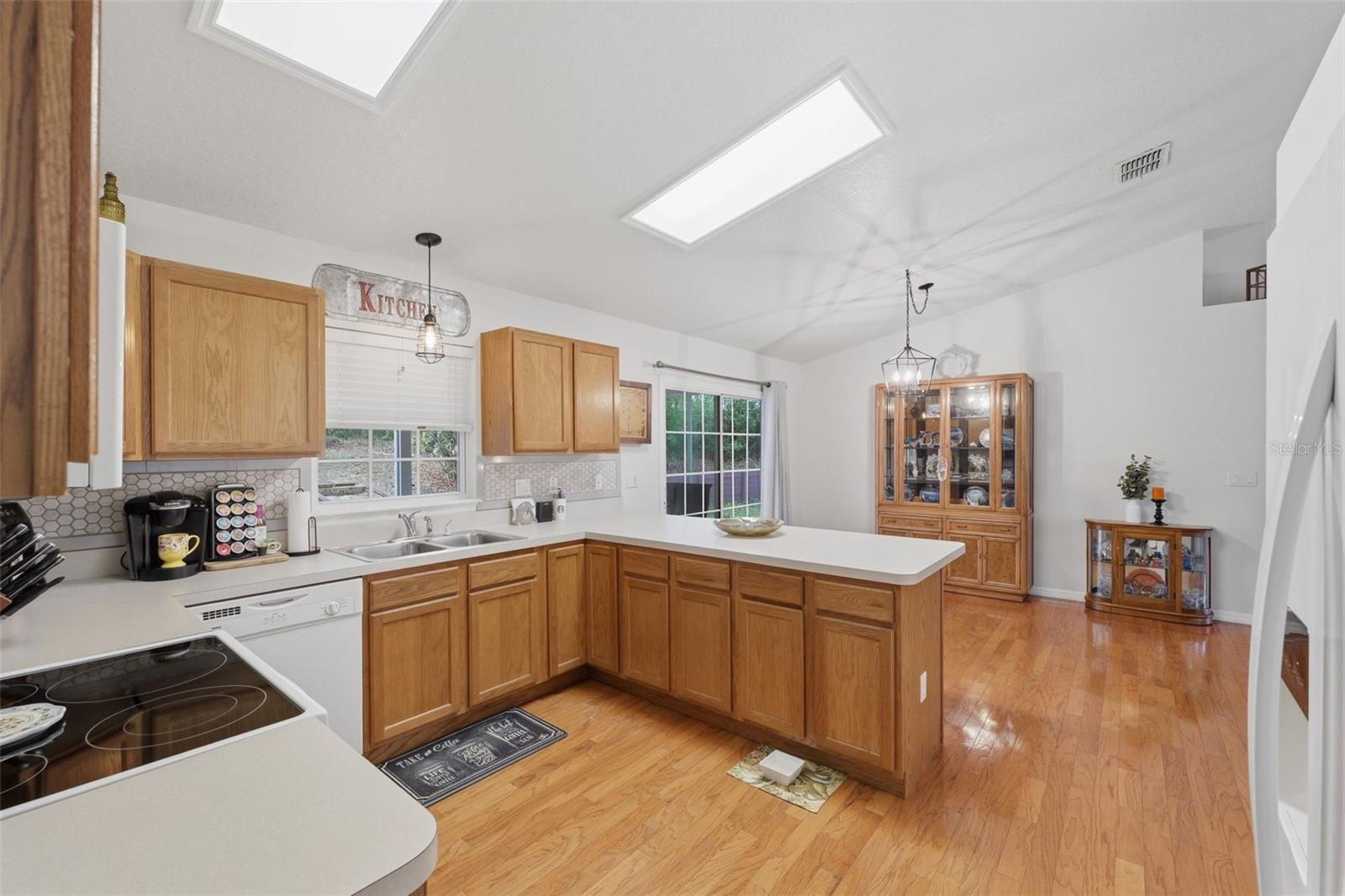 Image 9 of 47 For 10294 Dotted Wren Avenue