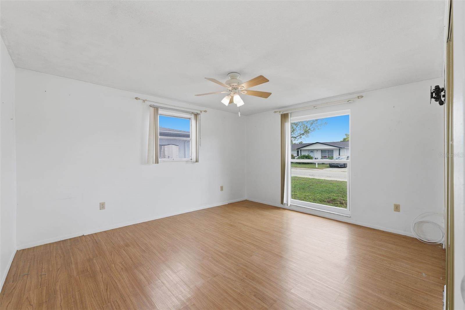 Image 11 of 36 For 10011 Cherry Creek Lane