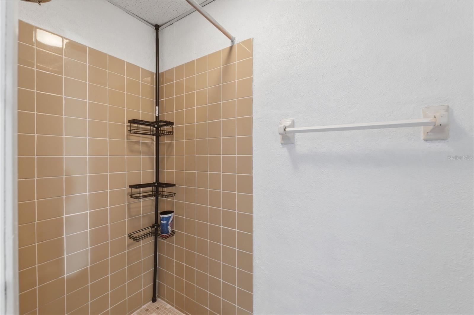 Image 16 of 36 For 10011 Cherry Creek Lane