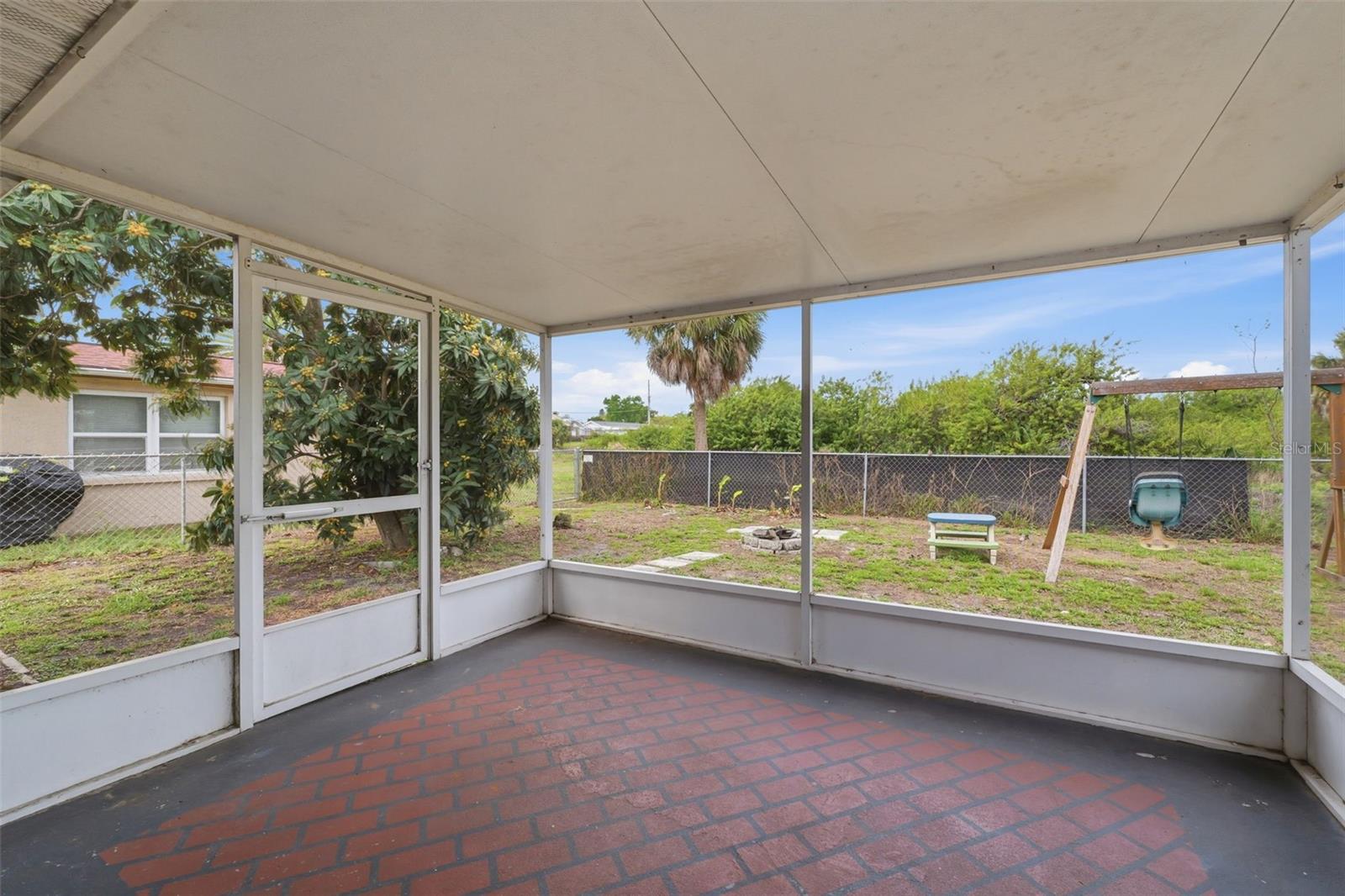 Image 19 of 36 For 10011 Cherry Creek Lane