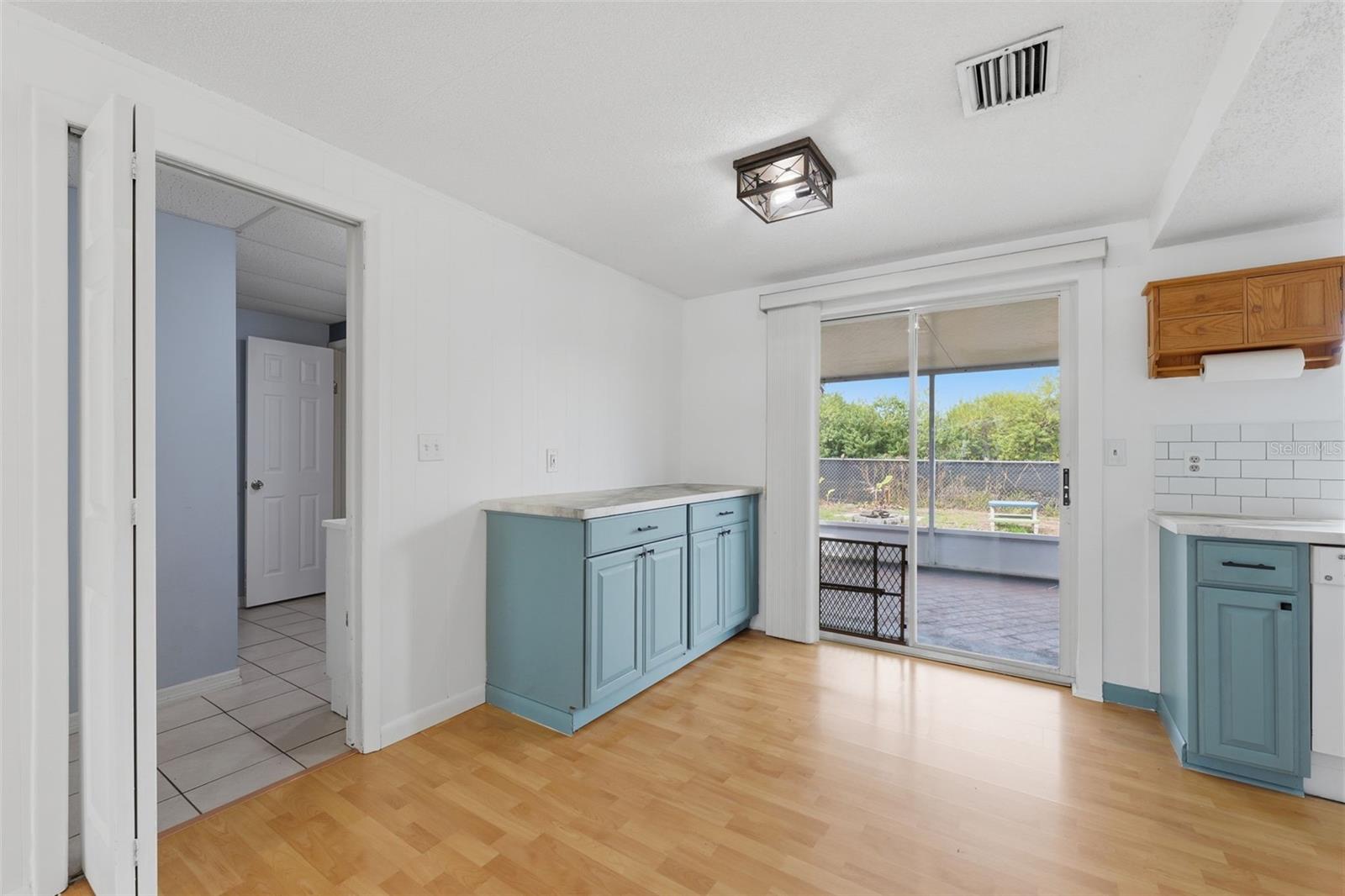 Image 7 of 36 For 10011 Cherry Creek Lane