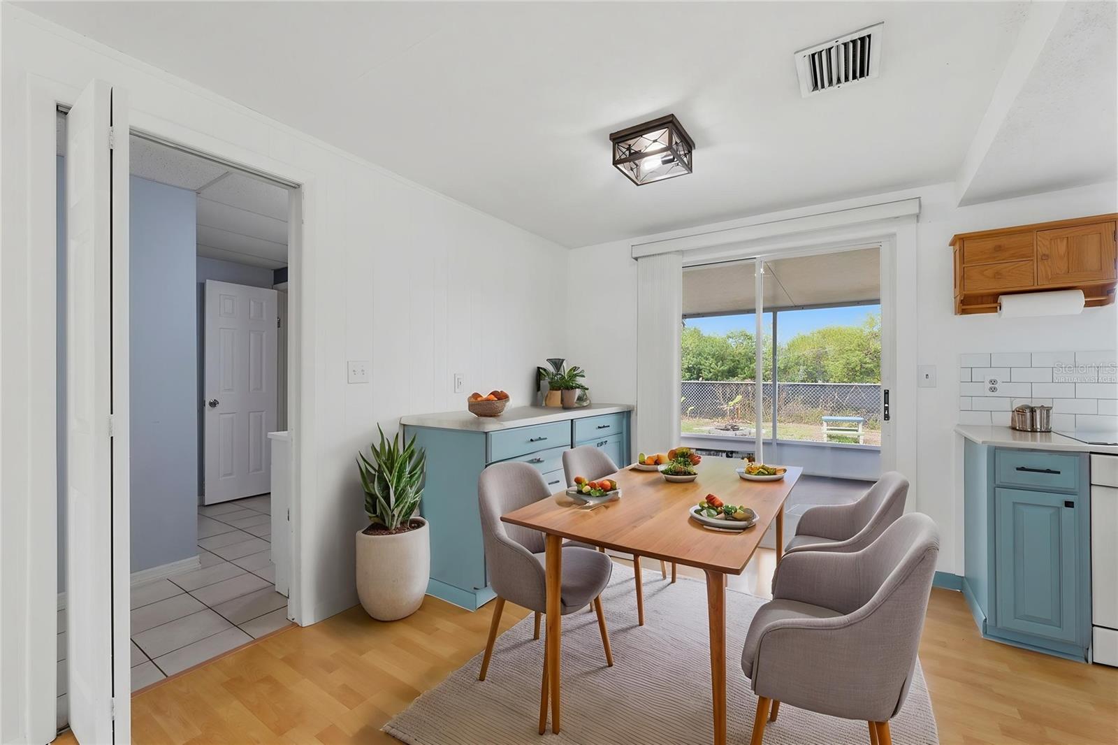 Image 8 of 36 For 10011 Cherry Creek Lane