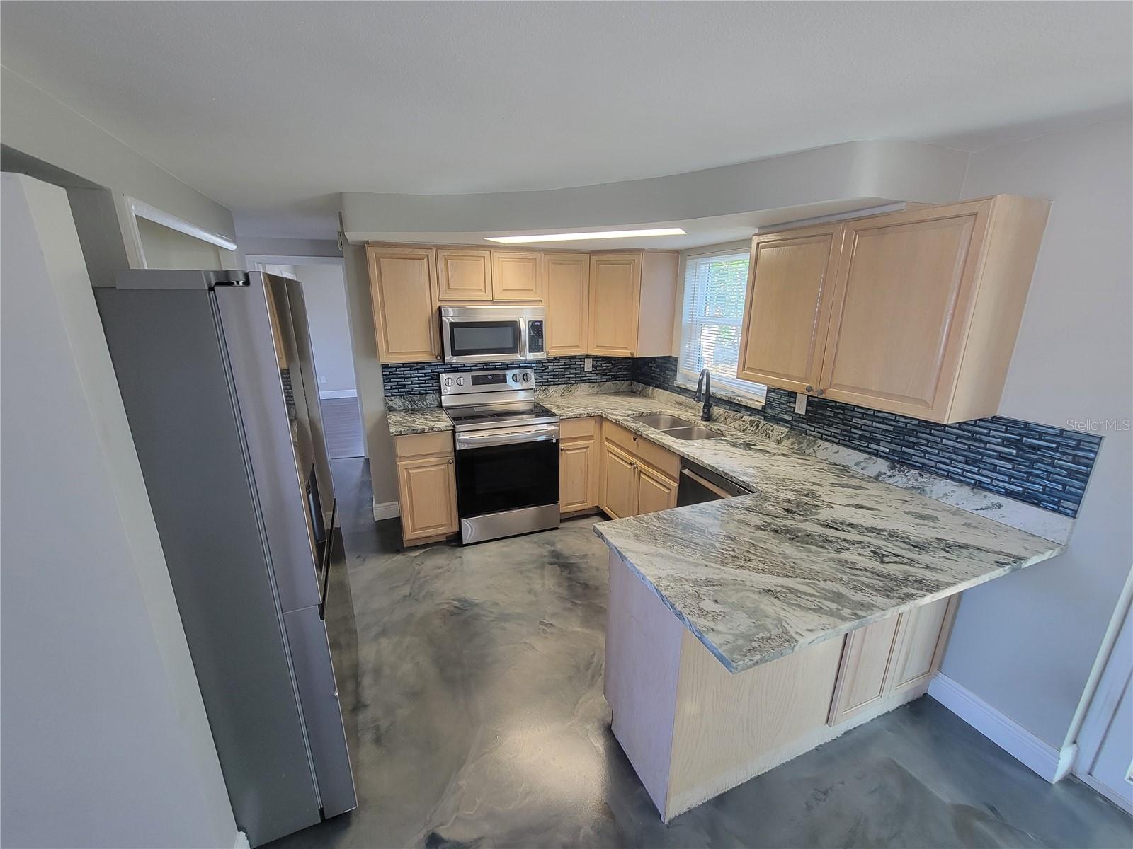 Image 12 of 35 For 4214 Ridgefield Avenue