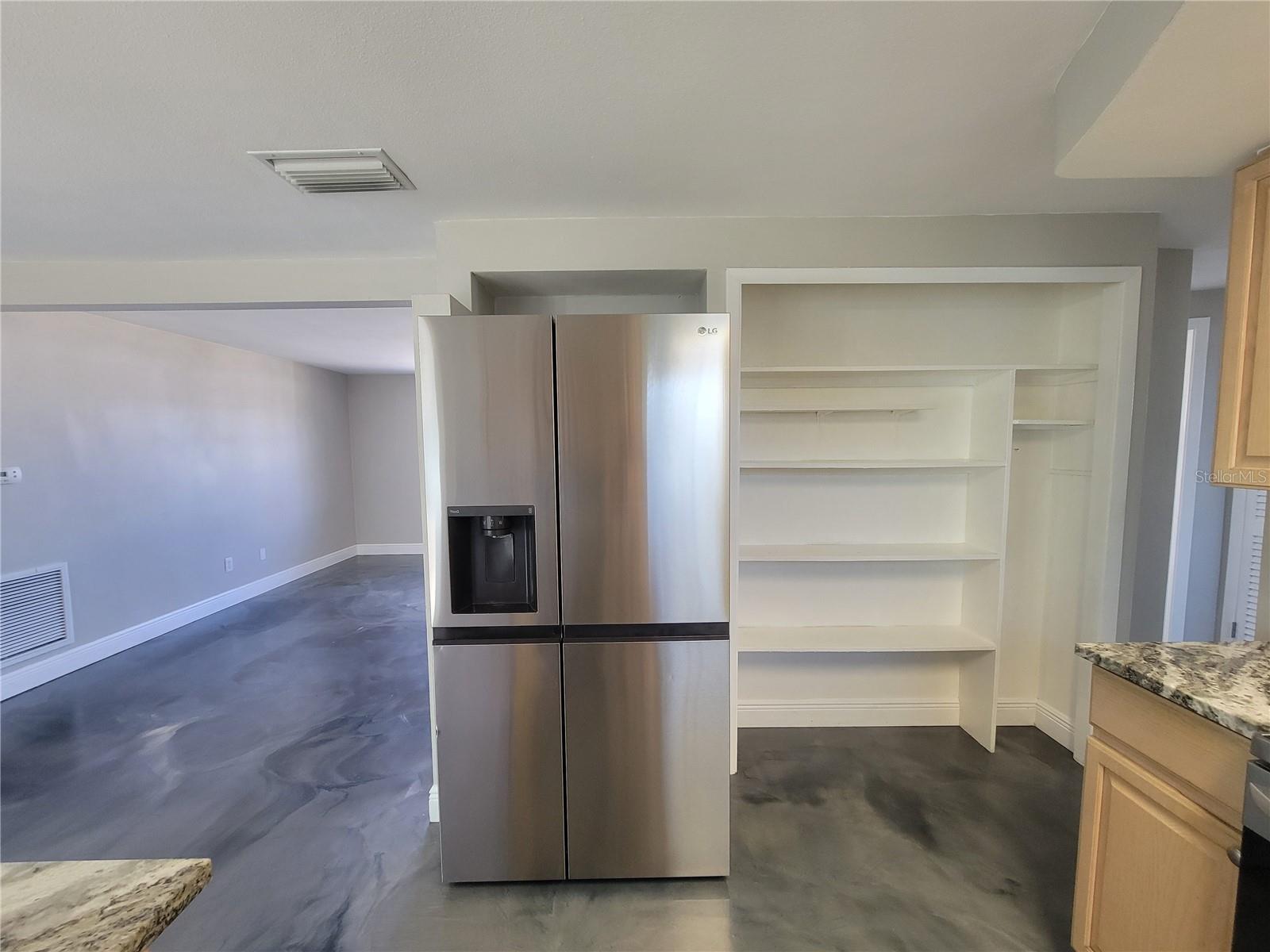 Image 13 of 35 For 4214 Ridgefield Avenue