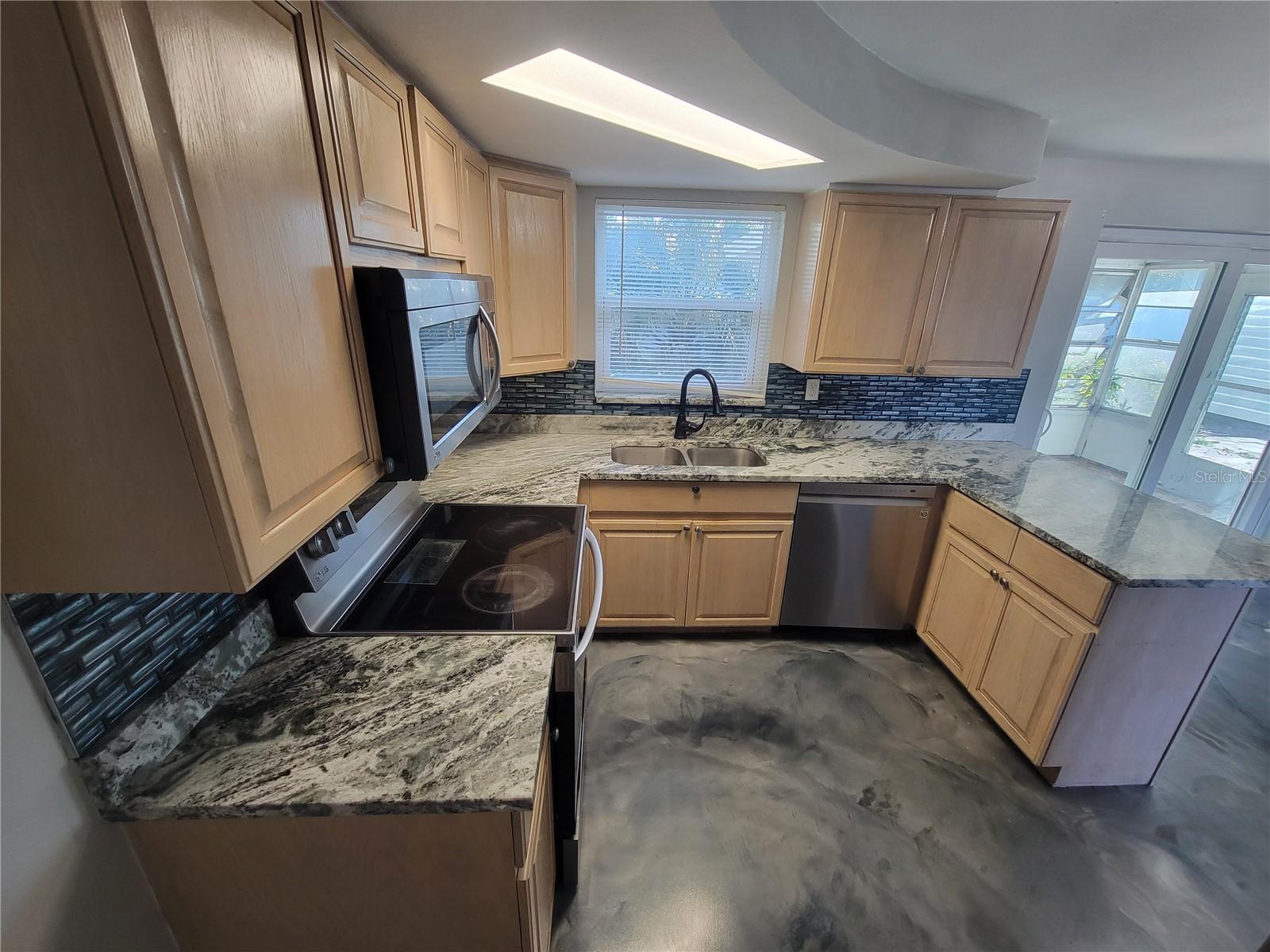 Image 14 of 35 For 4214 Ridgefield Avenue