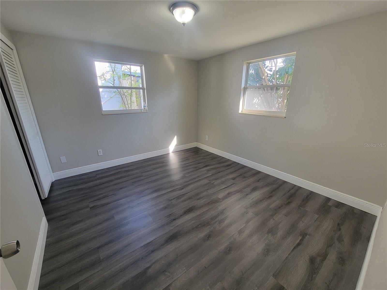 Image 18 of 35 For 4214 Ridgefield Avenue