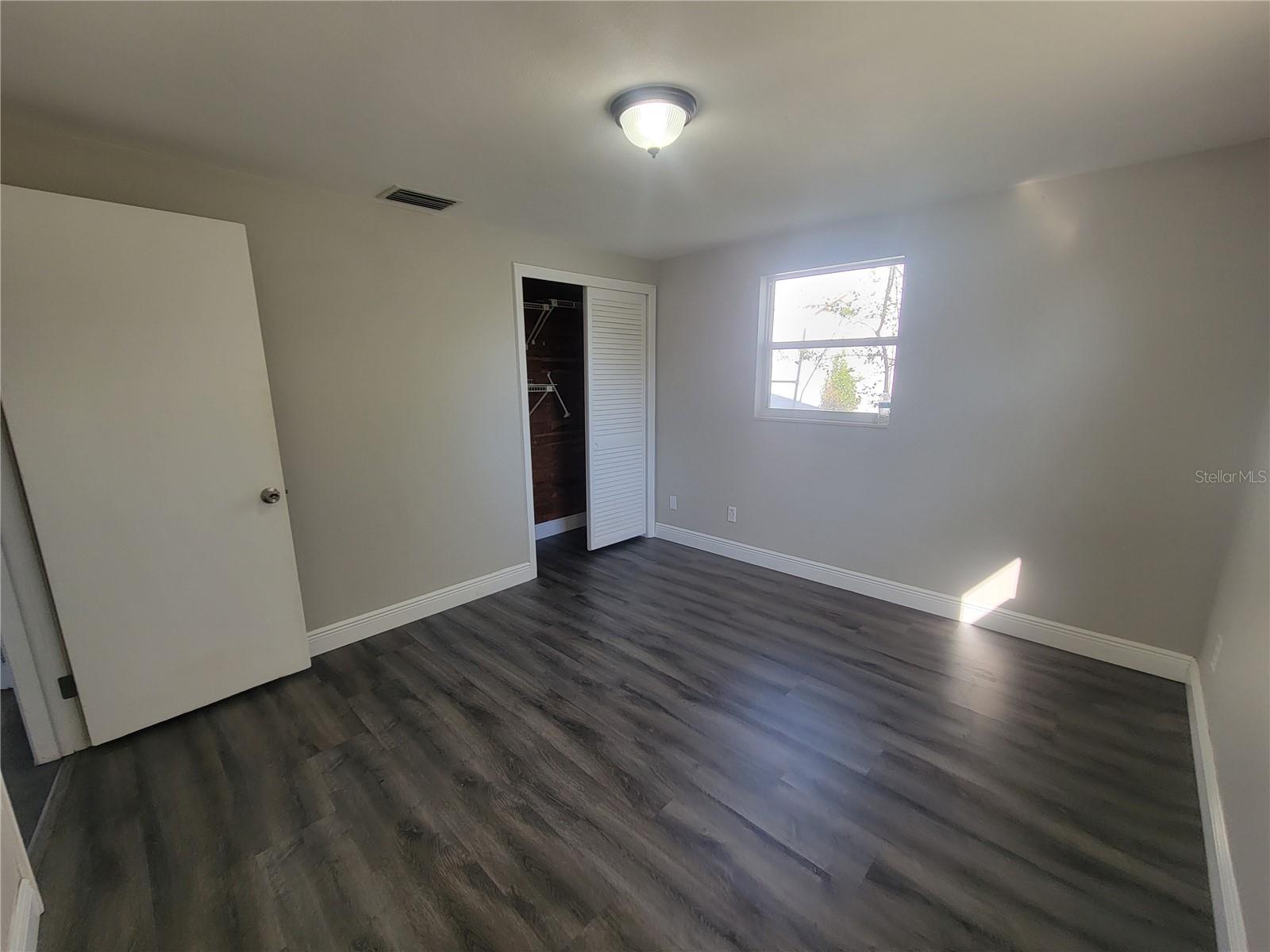 Image 20 of 35 For 4214 Ridgefield Avenue