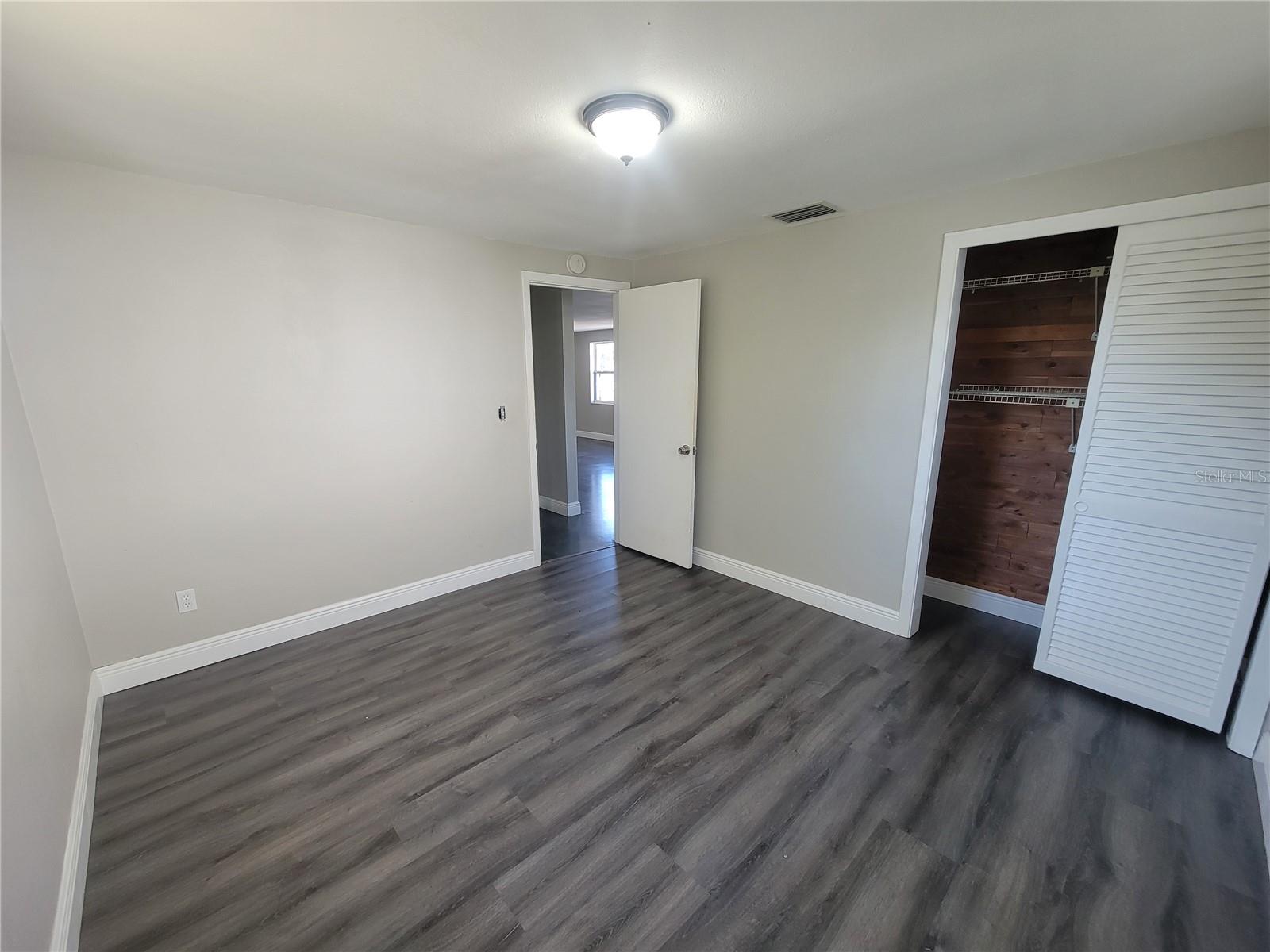 Image 21 of 35 For 4214 Ridgefield Avenue