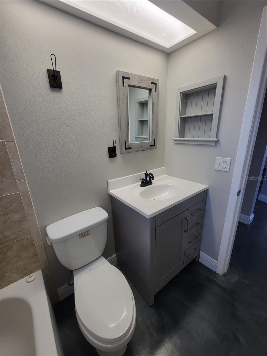 Image 23 of 35 For 4214 Ridgefield Avenue