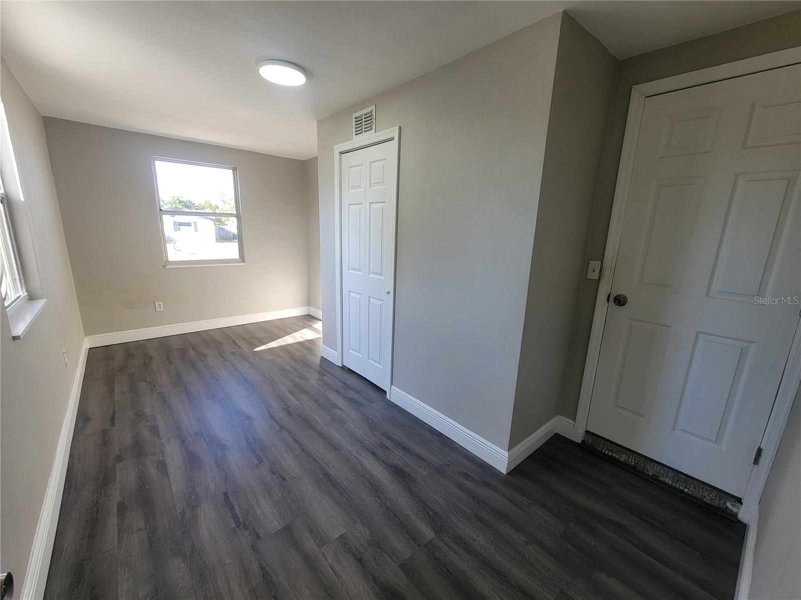 Image 26 of 35 For 4214 Ridgefield Avenue