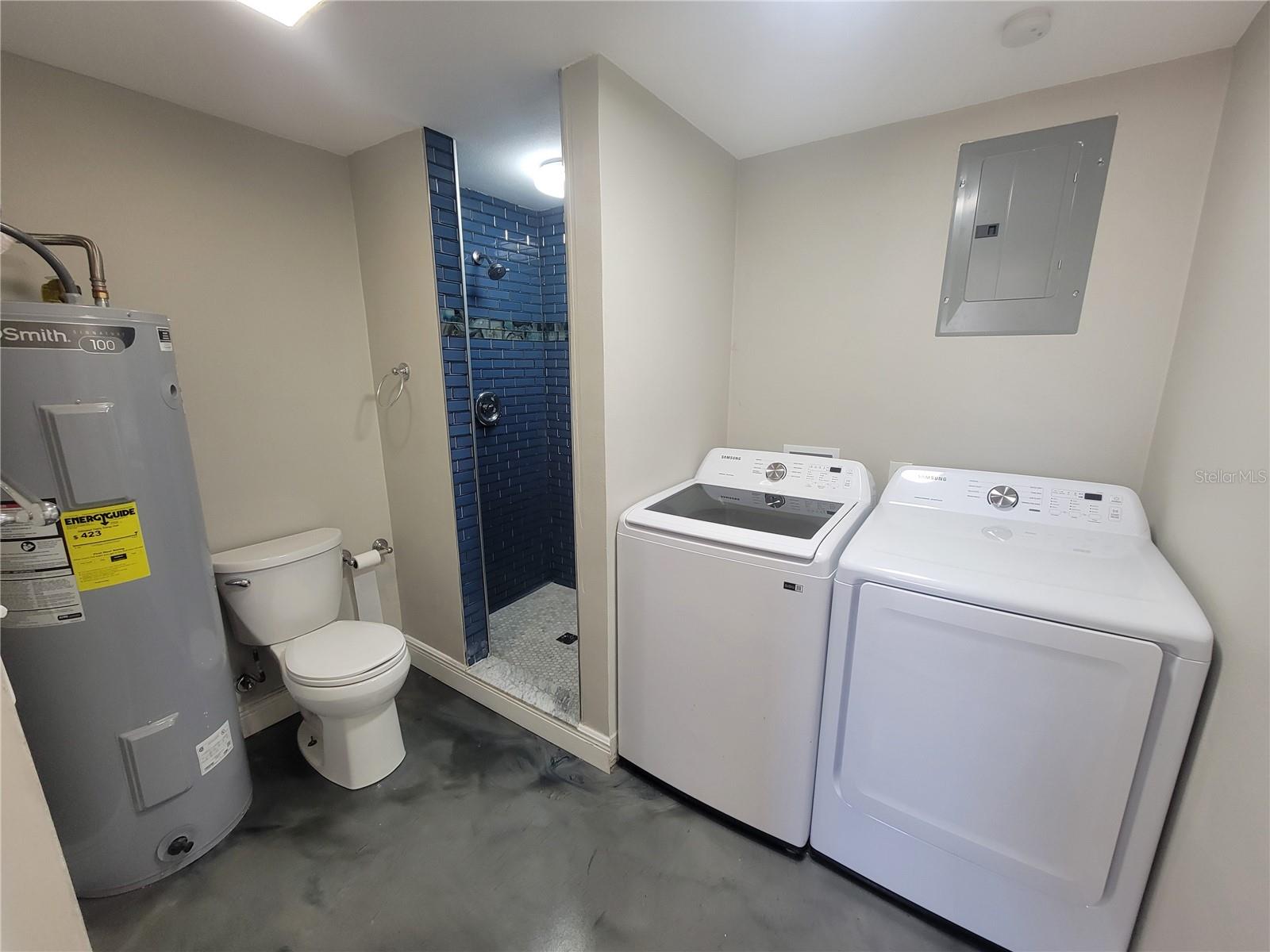 Image 27 of 35 For 4214 Ridgefield Avenue