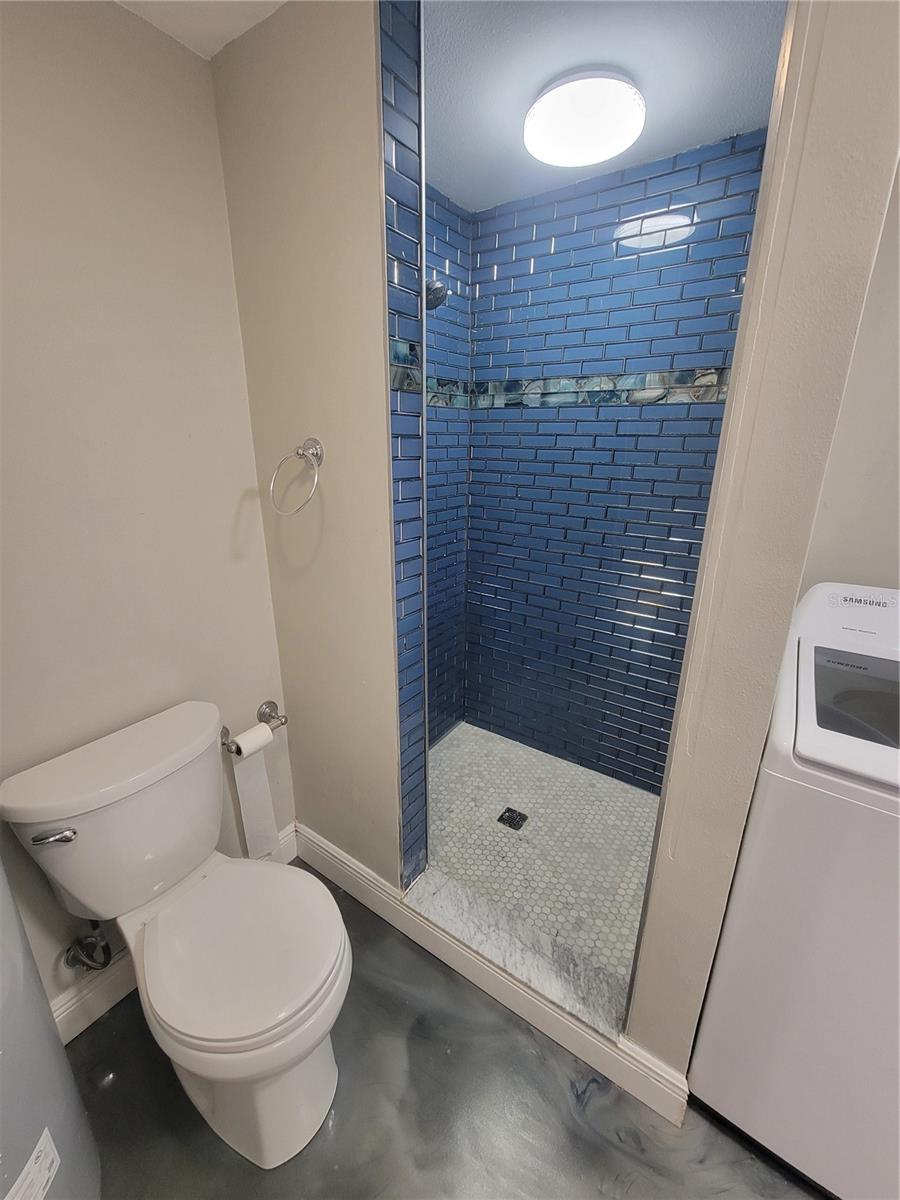 Image 29 of 35 For 4214 Ridgefield Avenue