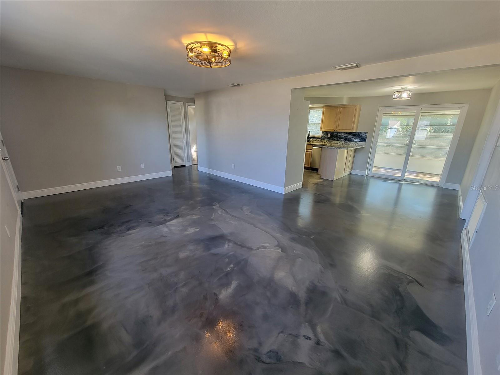 Image 7 of 35 For 4214 Ridgefield Avenue