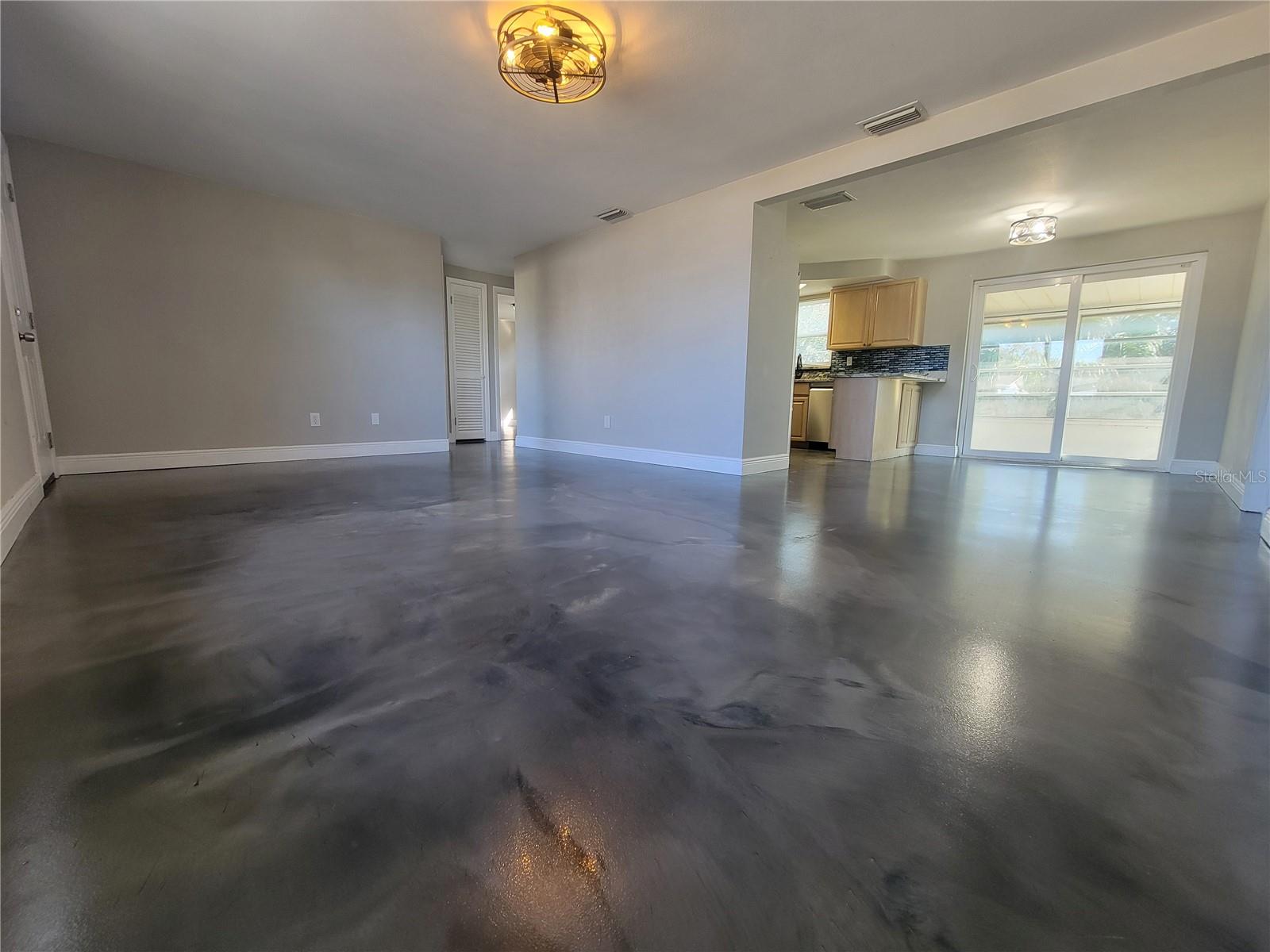 Image 8 of 35 For 4214 Ridgefield Avenue