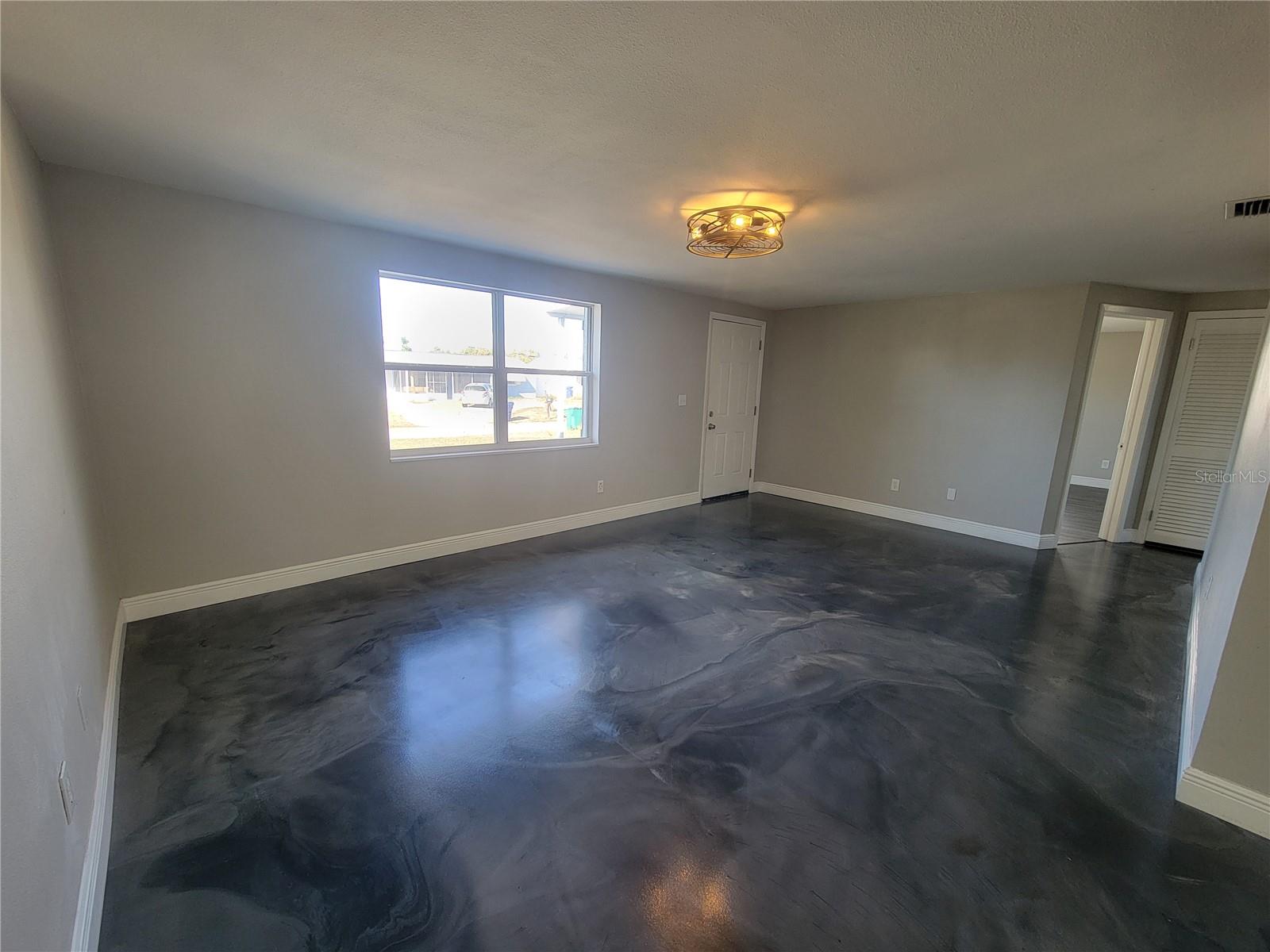 Image 9 of 35 For 4214 Ridgefield Avenue