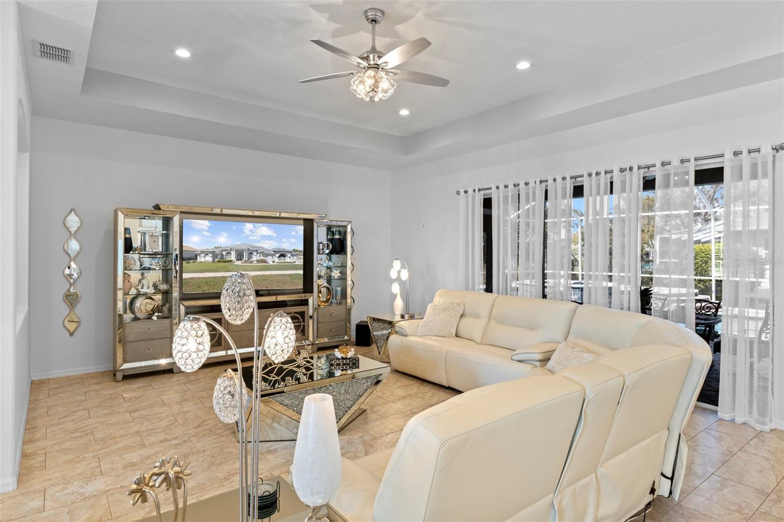 Image 18 of 69 For 4061 Misty View Drive