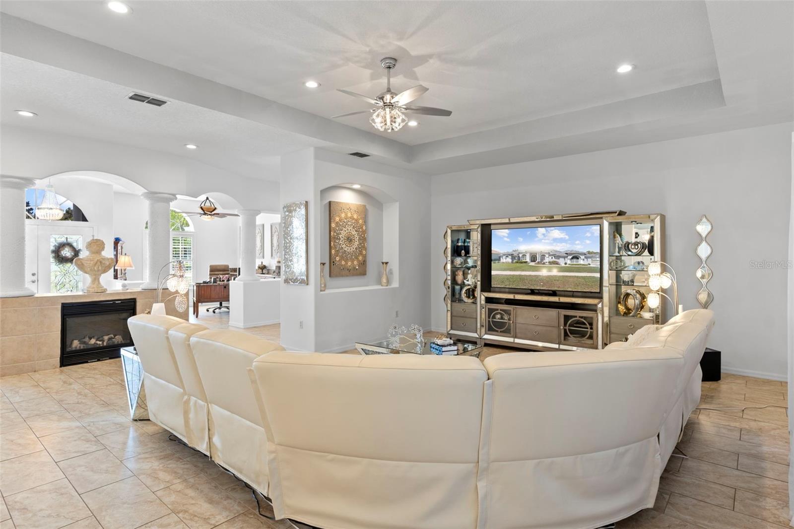 Image 20 of 69 For 4061 Misty View Drive