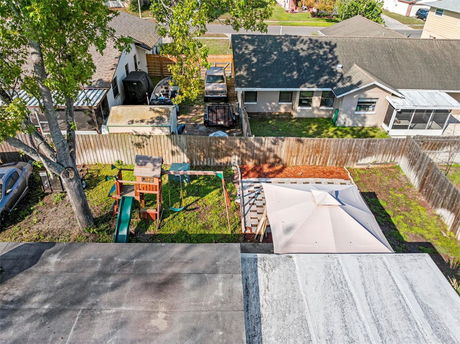 Image 28 of 39 For 11201 Island Pine Drive