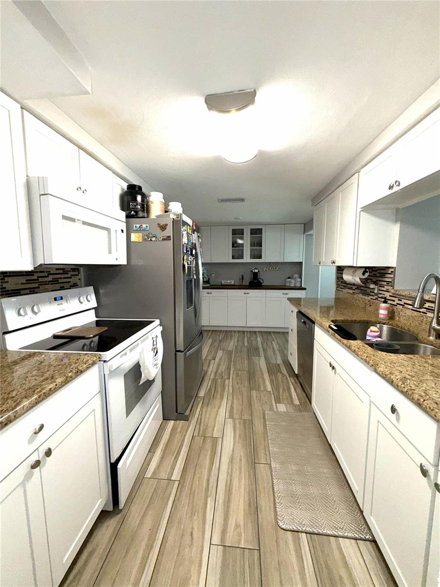 Image 3 of 20 For 3711 Blackhawk Drive