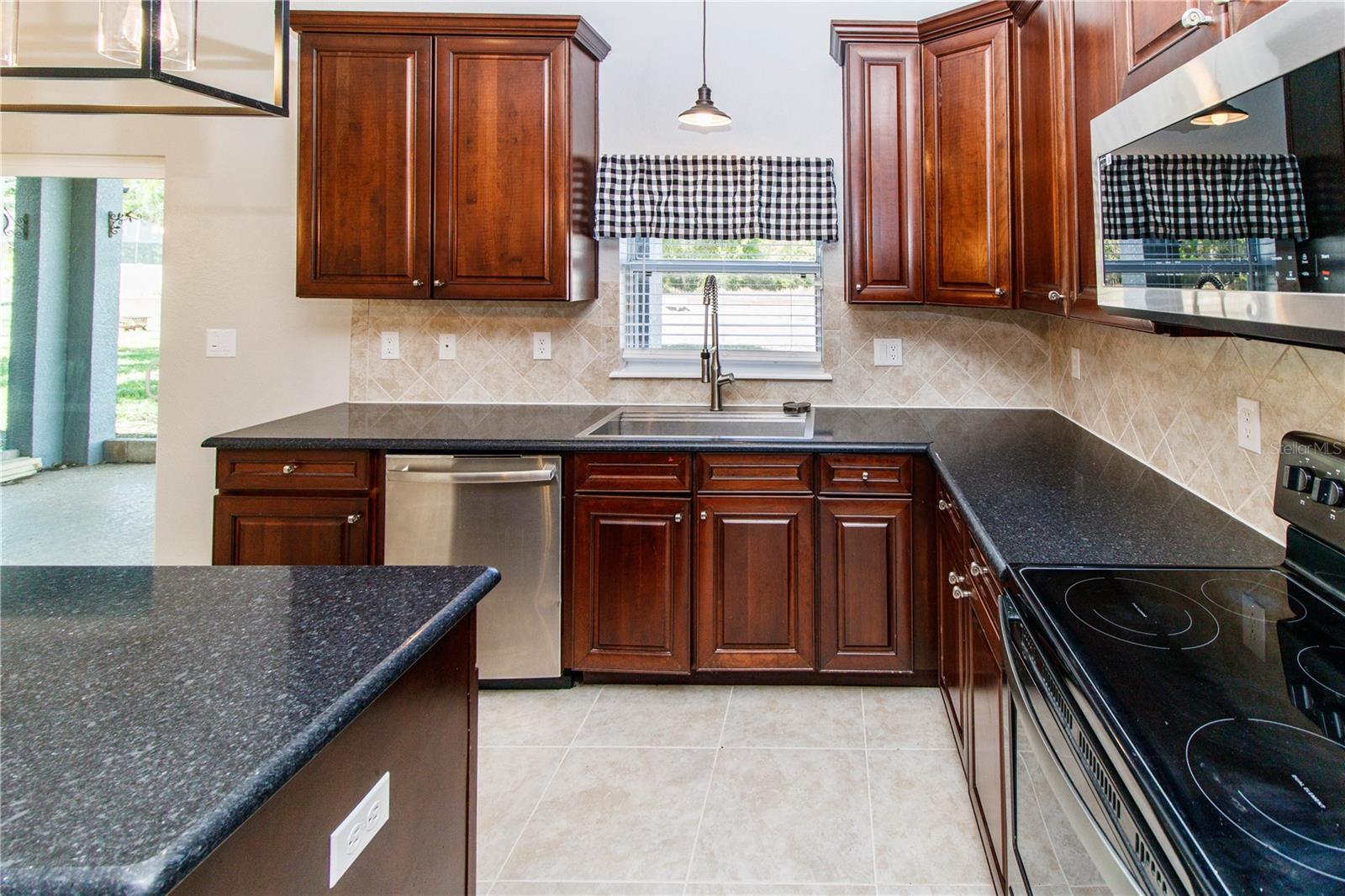 Image 7 of 33 For 11727 Colony Lakes Boulevard