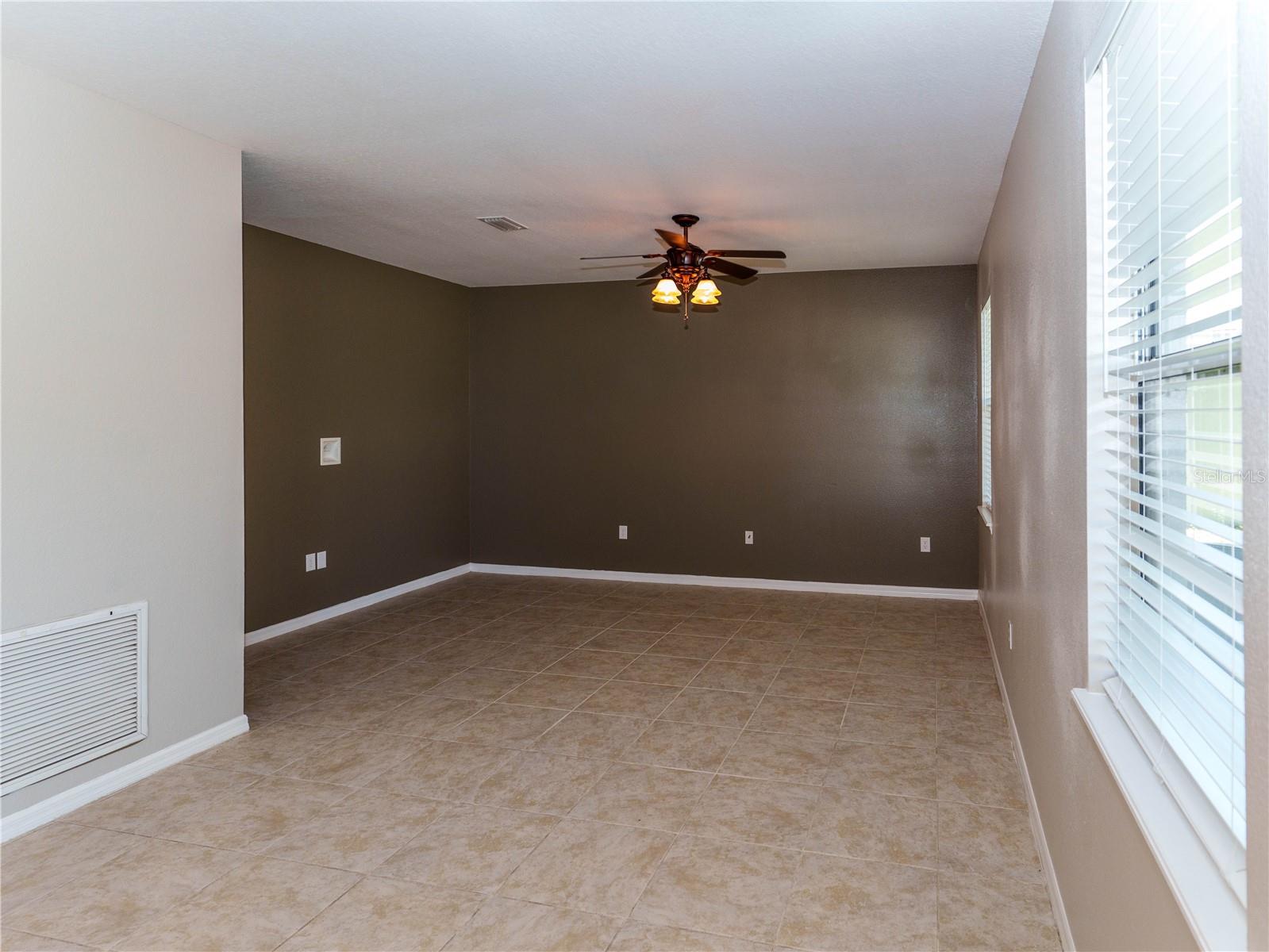 Image 9 of 33 For 11727 Colony Lakes Boulevard