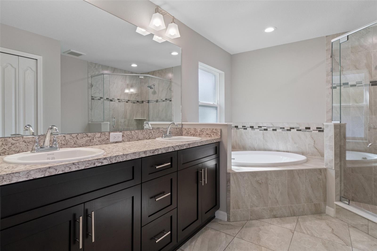 Image 28 of 40 For 11357 Latchwood Avenue