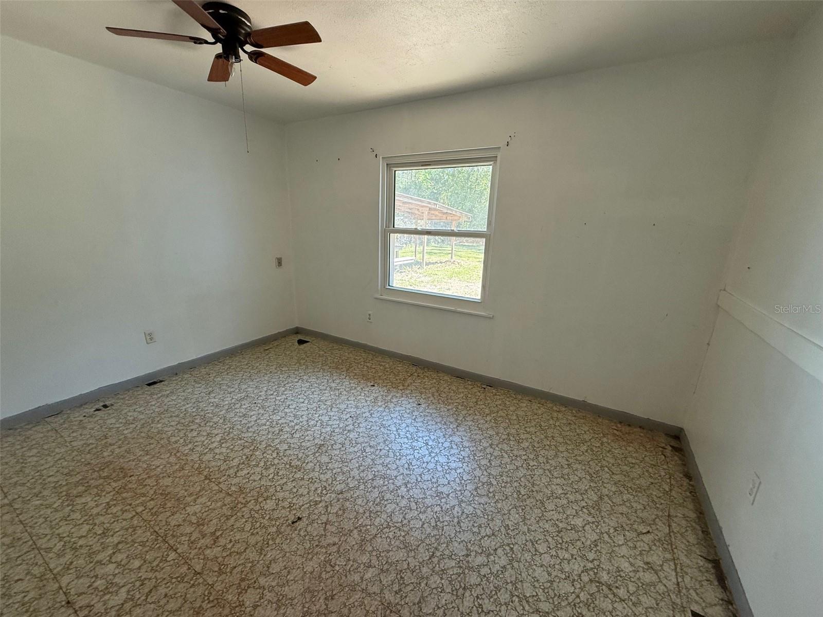 Image 10 of 19 For 6292 Park Drive