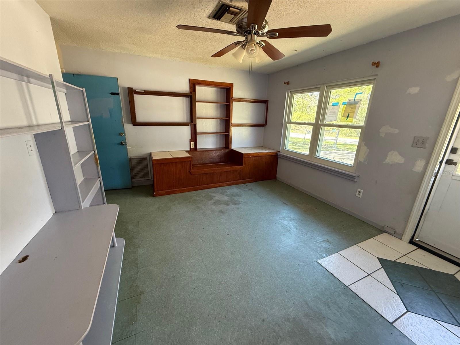 Image 3 of 19 For 6292 Park Drive