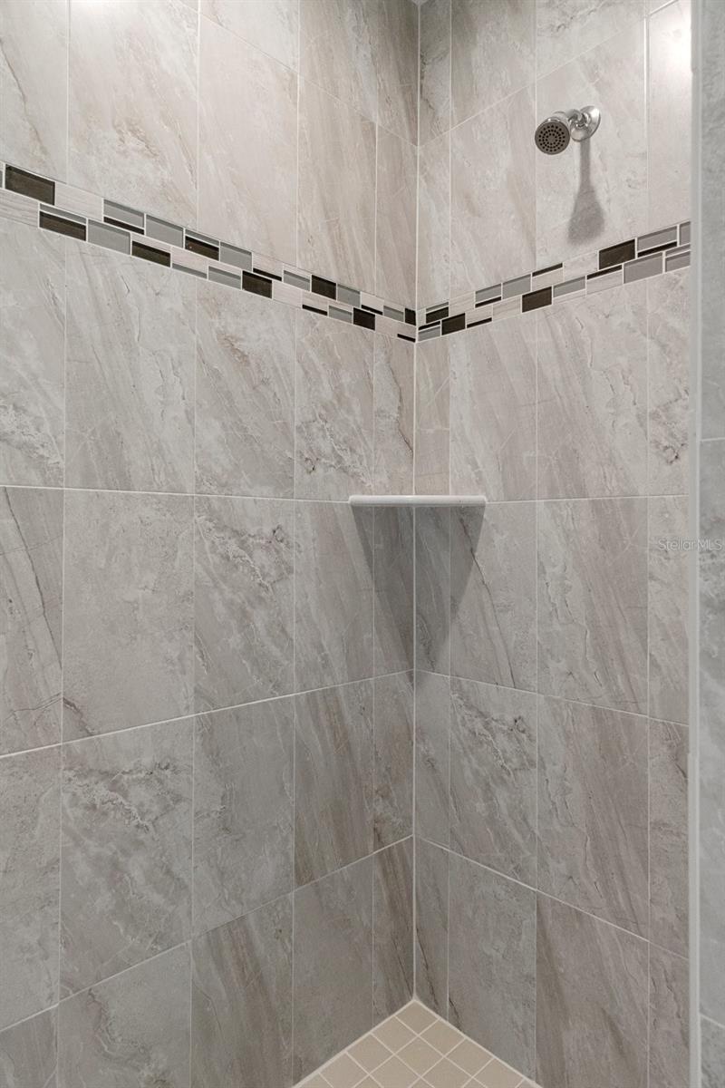 Image 26 of 38 For 11367 Latchwood Avenue