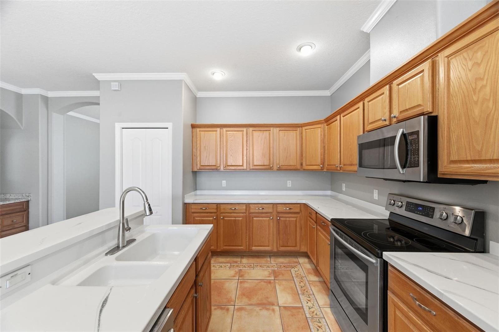 Image 20 of 78 For 14753 Potterton Circle