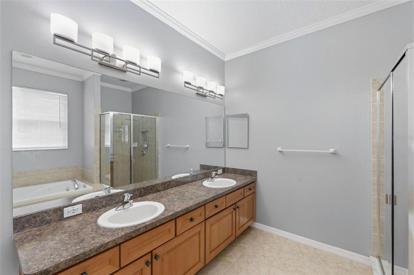 Image 37 of 78 For 14753 Potterton Circle