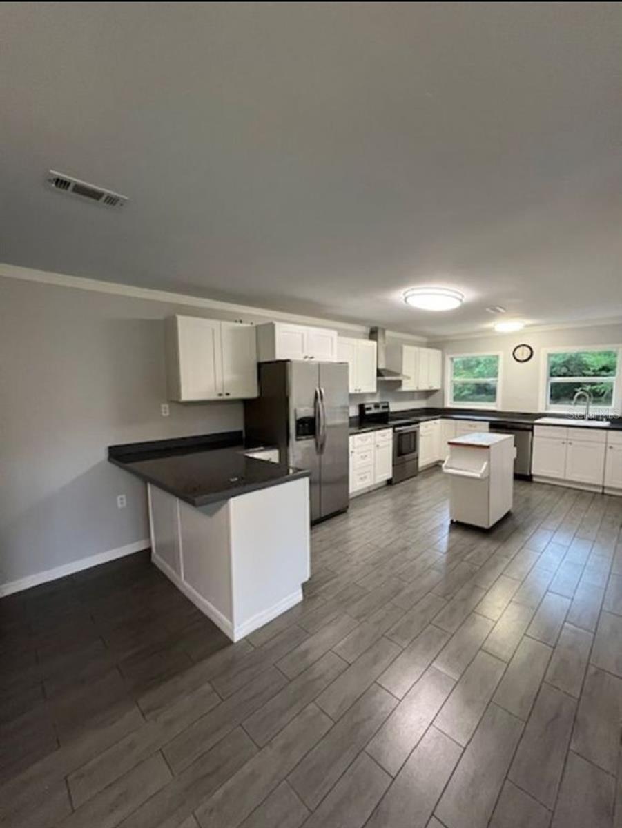 Image 14 of 34 For 9451 111th Street