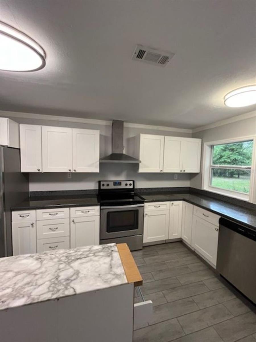 Image 21 of 34 For 9451 111th Street