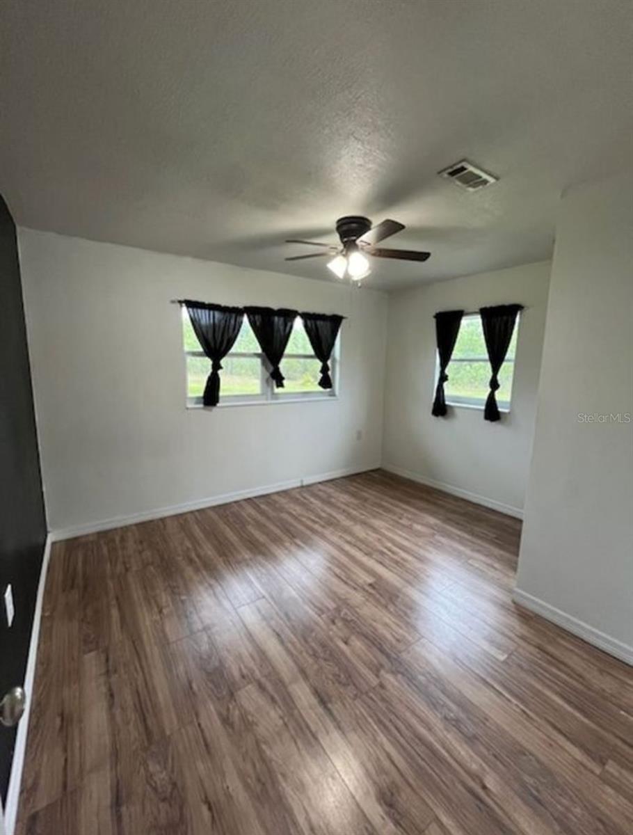 Image 22 of 34 For 9451 111th Street