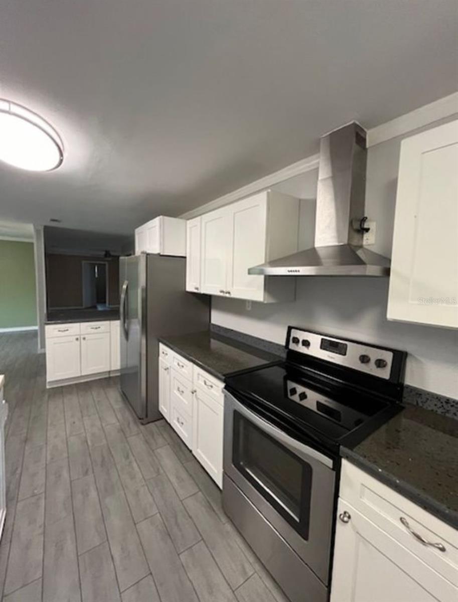 Image 26 of 34 For 9451 111th Street