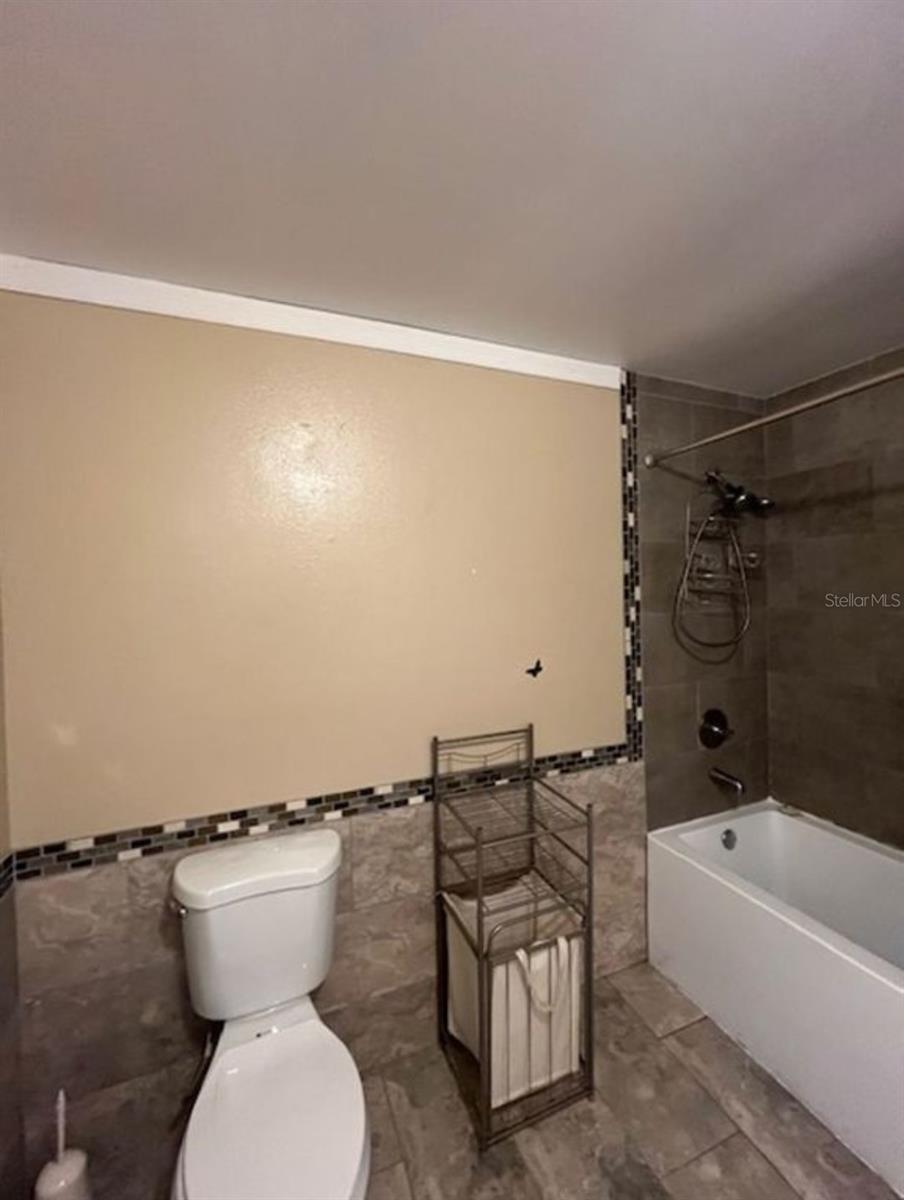 Image 4 of 34 For 9451 111th Street