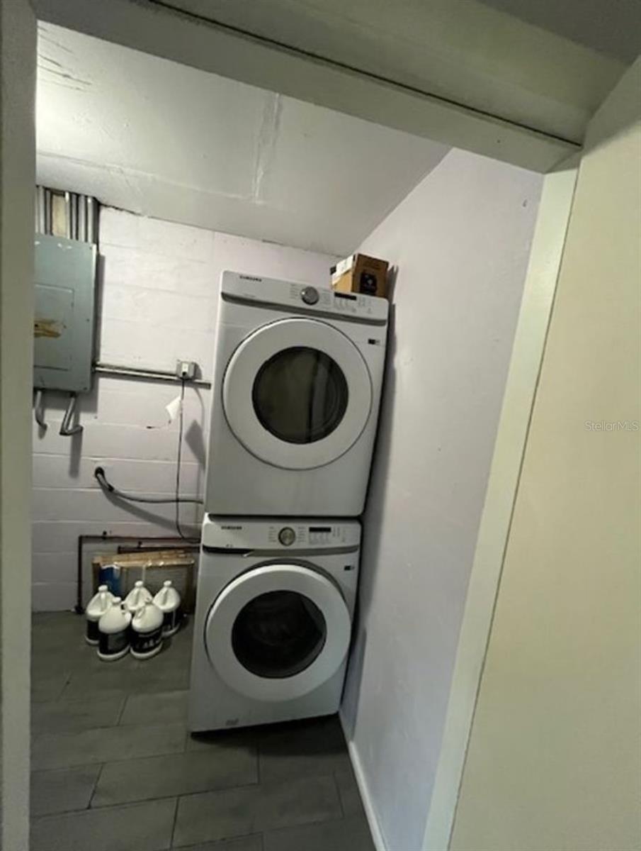 Image 5 of 34 For 9451 111th Street