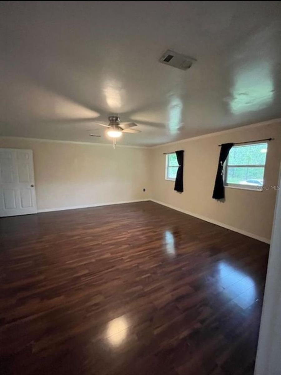 Image 7 of 34 For 9451 111th Street