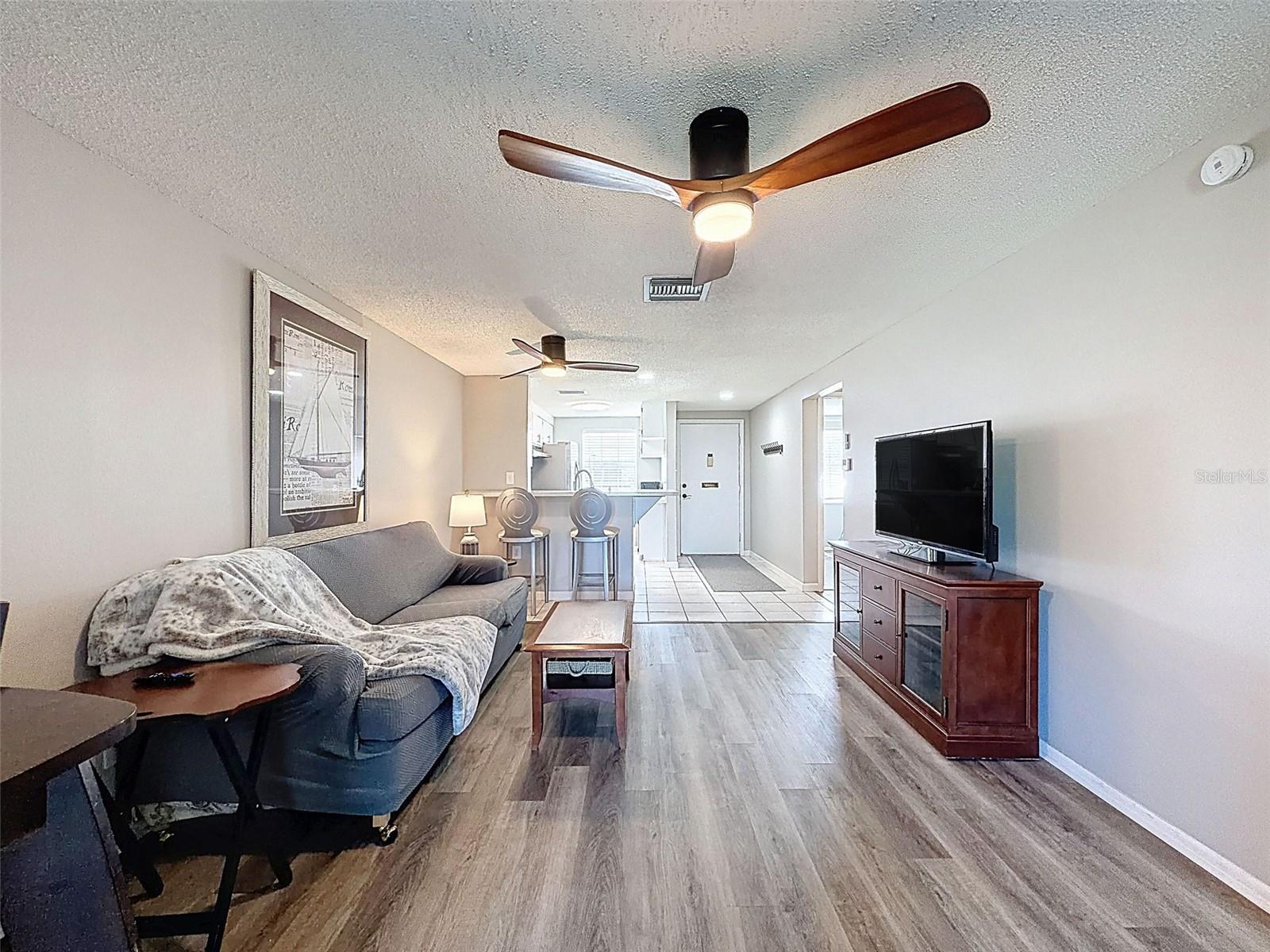 Listing photo id 10 for 3315 Trophy Boulevard 0