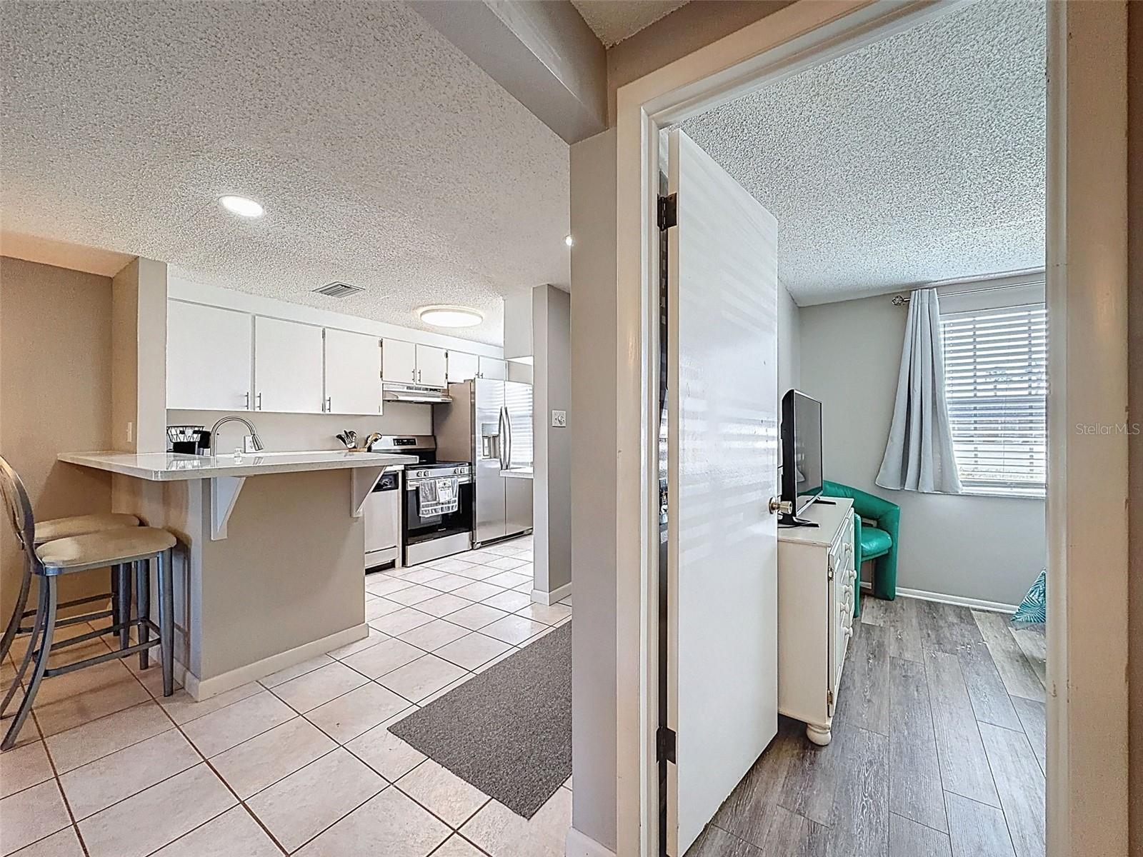 Listing photo id 12 for 3315 Trophy Boulevard 0