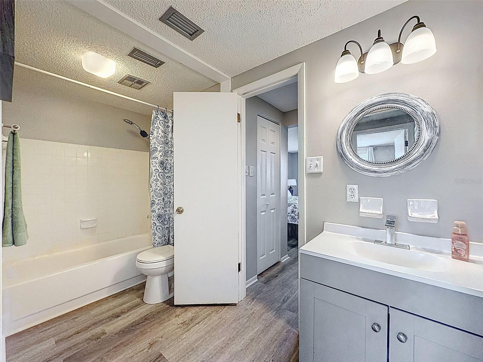 Listing photo id 17 for 3315 Trophy Boulevard 0