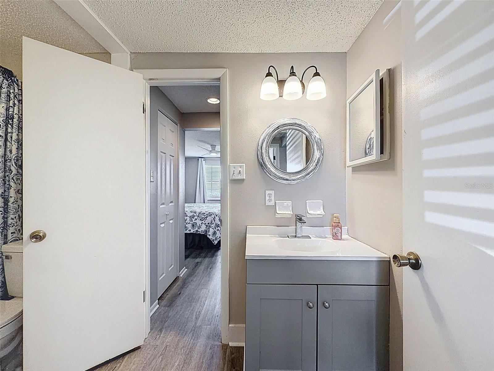 Listing photo id 18 for 3315 Trophy Boulevard 0