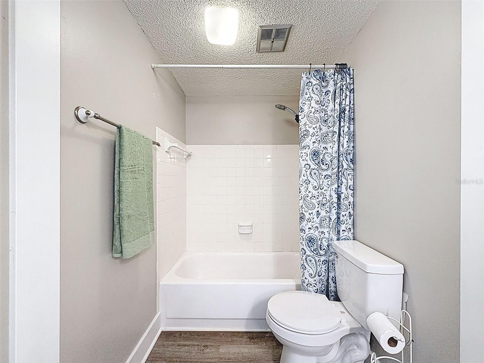 Listing photo id 19 for 3315 Trophy Boulevard 0
