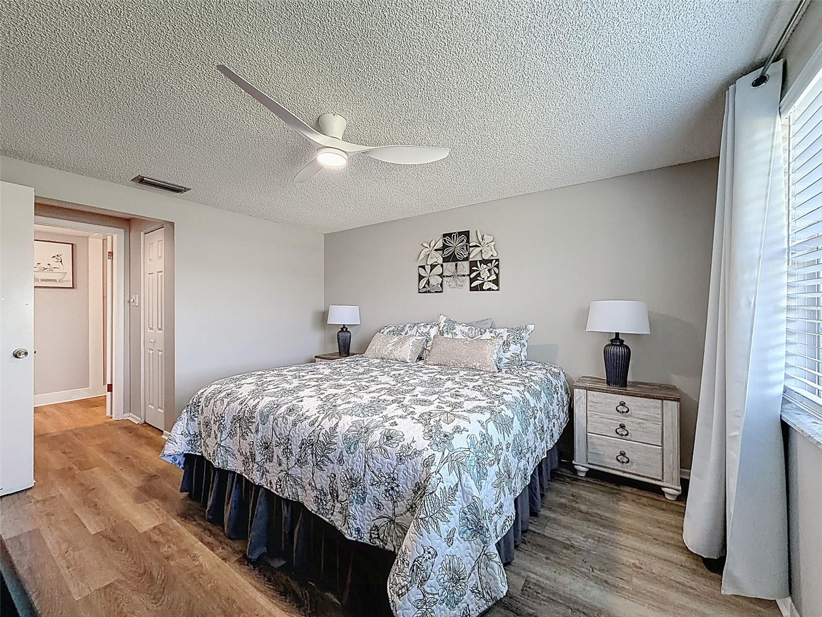 Listing photo id 22 for 3315 Trophy Boulevard 0