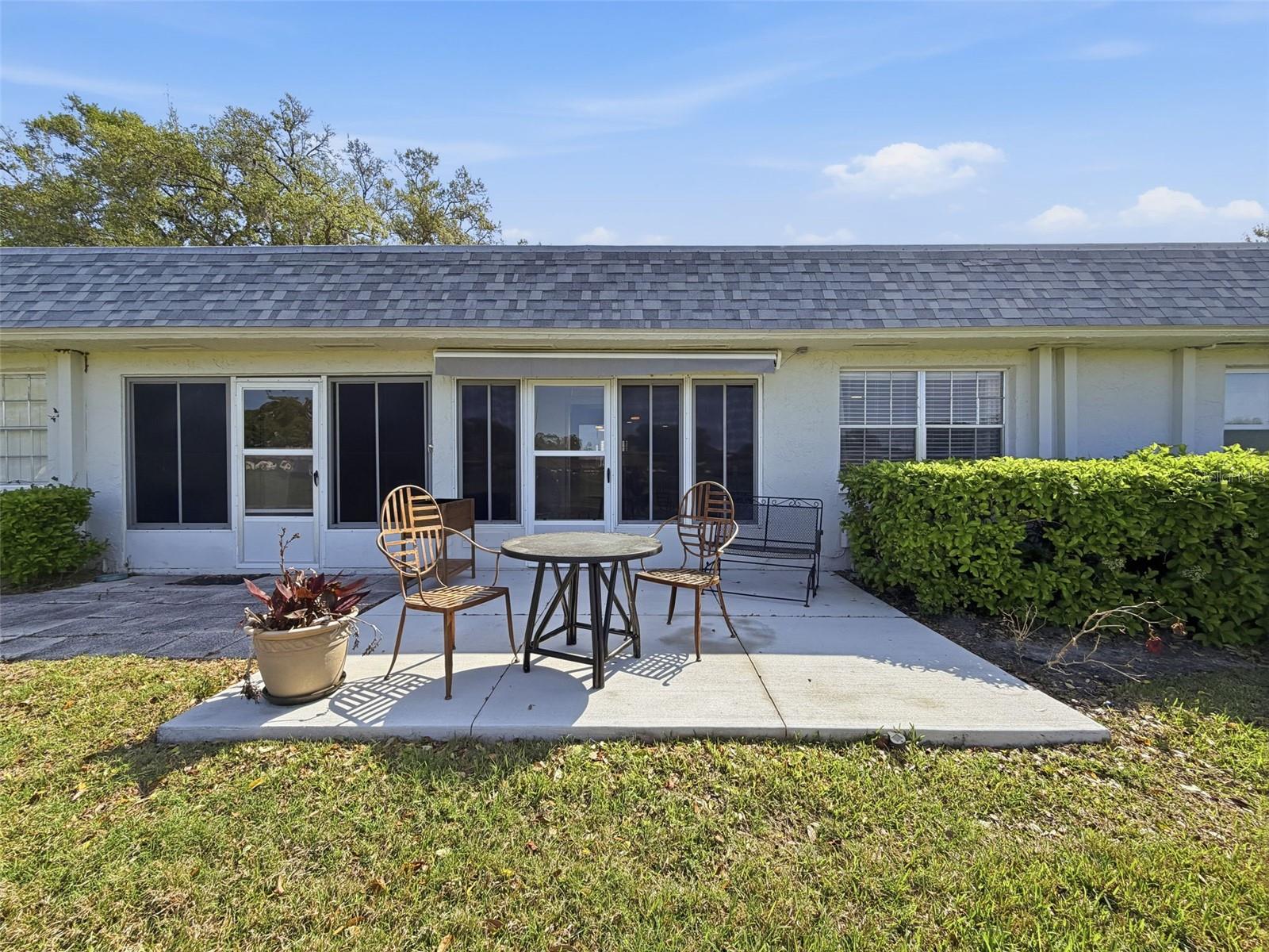 Listing photo id 31 for 3315 Trophy Boulevard 0