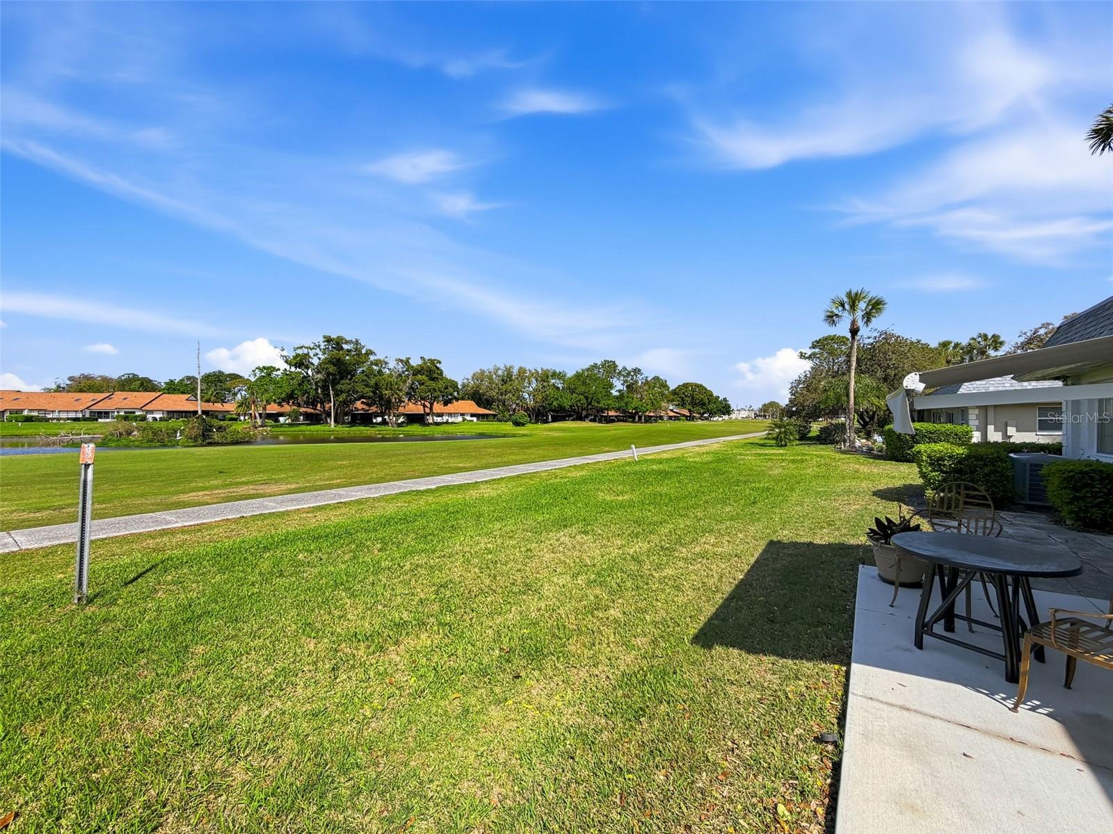 Listing photo id 32 for 3315 Trophy Boulevard 0