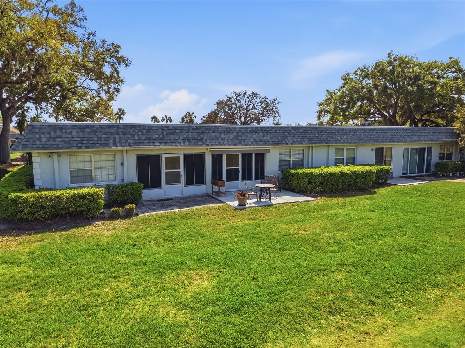 Listing photo id 34 for 3315 Trophy Boulevard 0